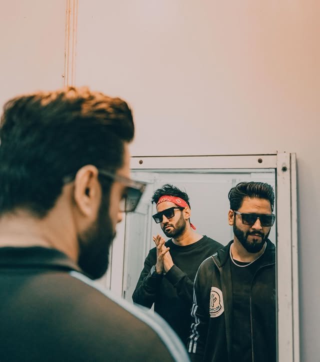 Entertainment & Performers in Delhi – Pro Bros – logo