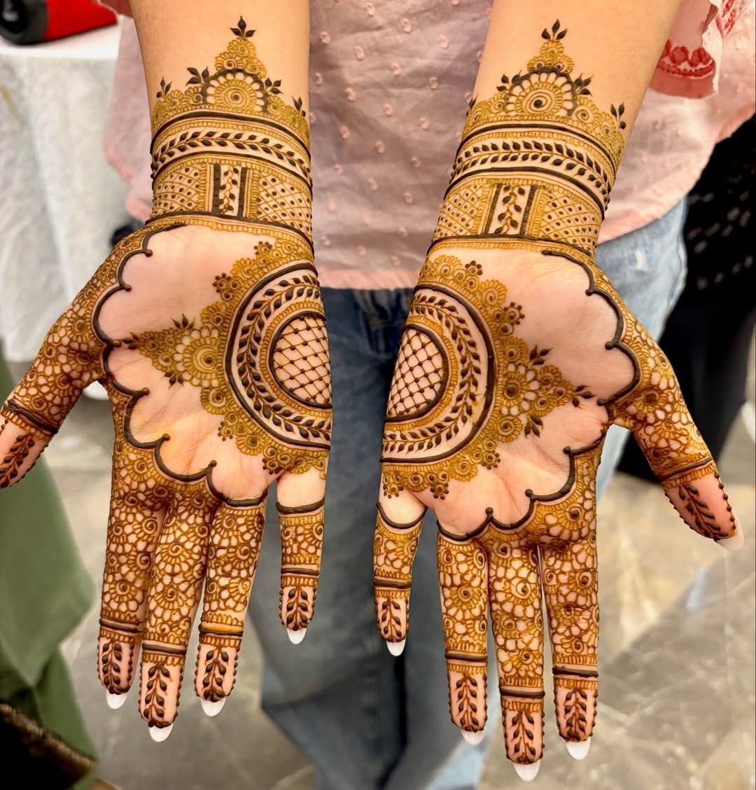 Beauty & Wardrobe in Surat – Janvi's Mehendi – photo 4