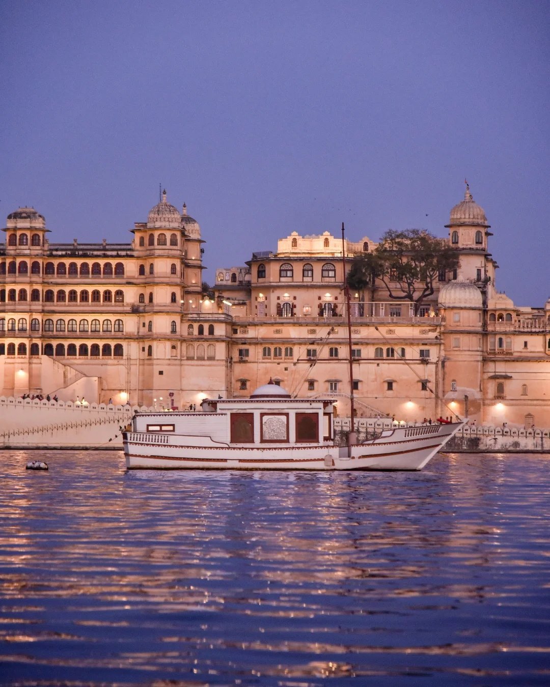 Venue in Udaipur – Taj Lake Palace – photo 1
